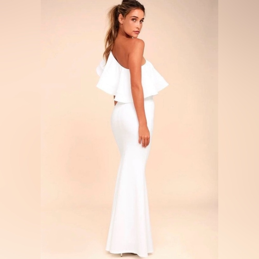 Lulu's Chic White One-Shoulder Dress